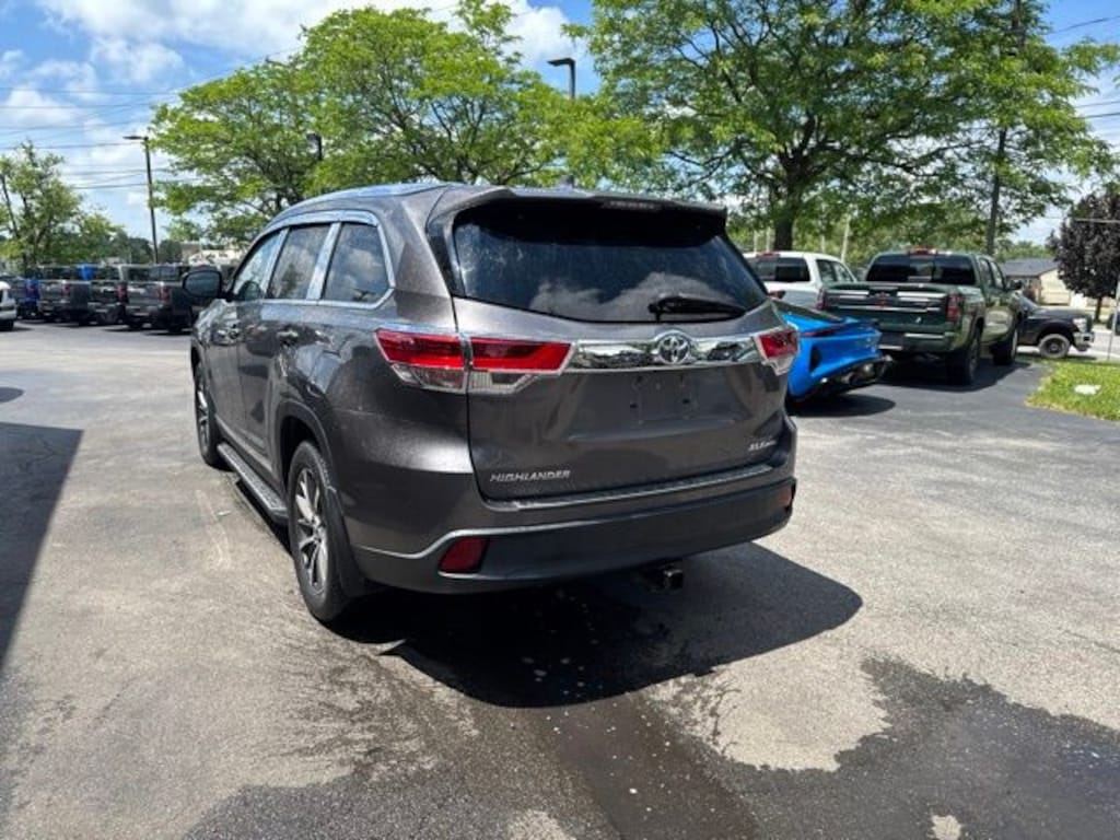 Used 2019 Toyota Highlander XLE SUV