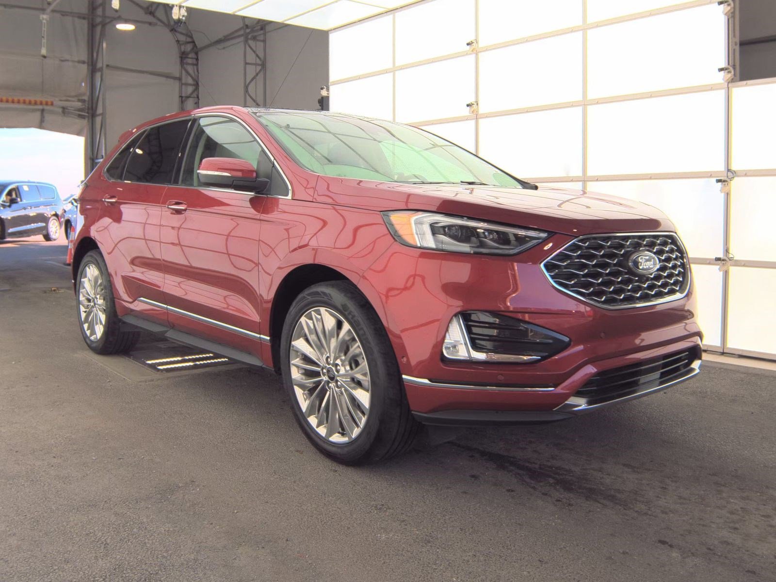 2024 Ford Edge Titanium photo 4
