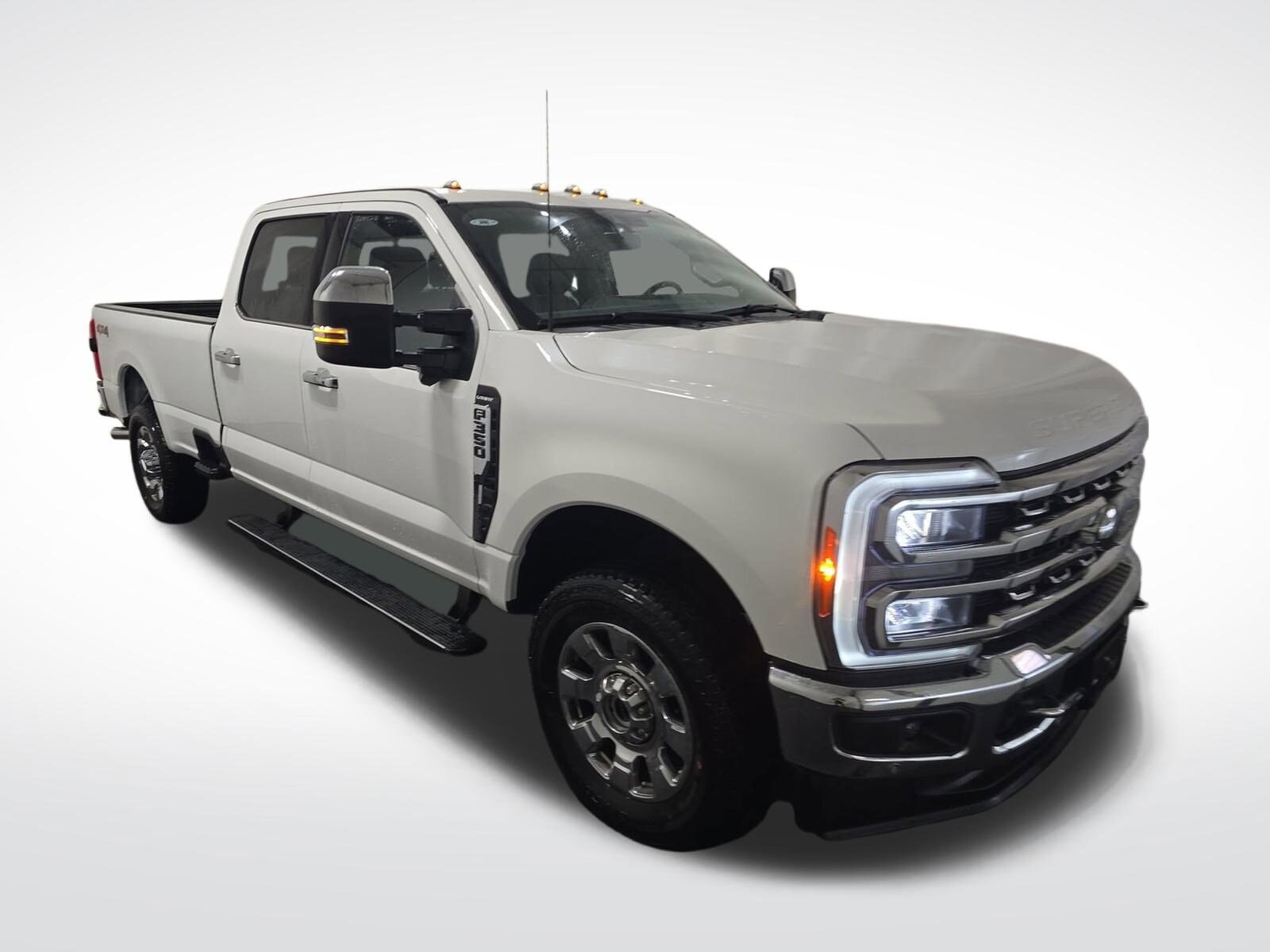 2023 Ford F-350 Lariat photo 3