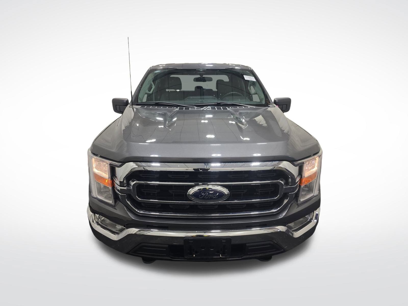 2023 Ford F-150 XLT photo 2