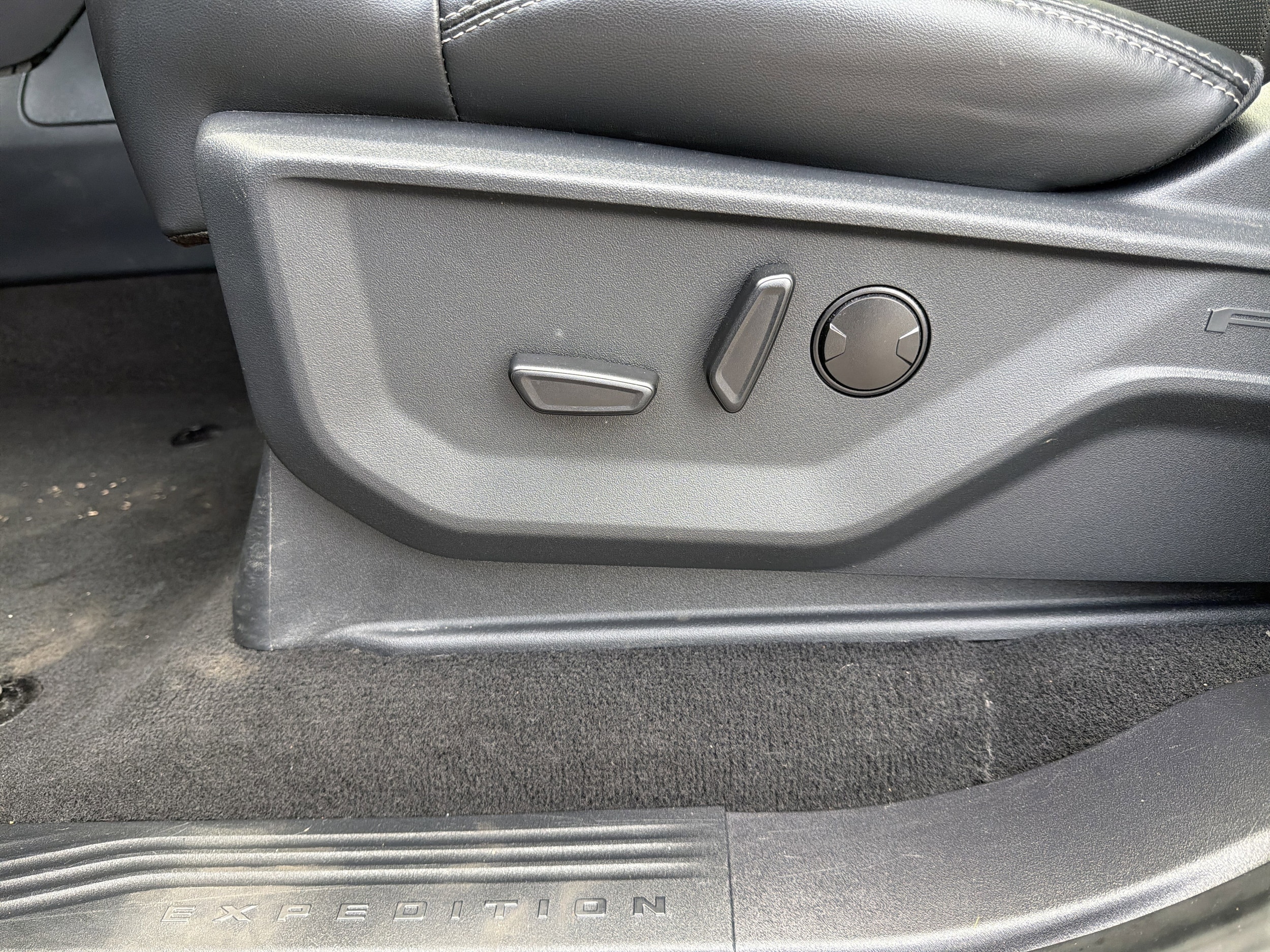 2025 Ford Expedition Platinum - Photo 27