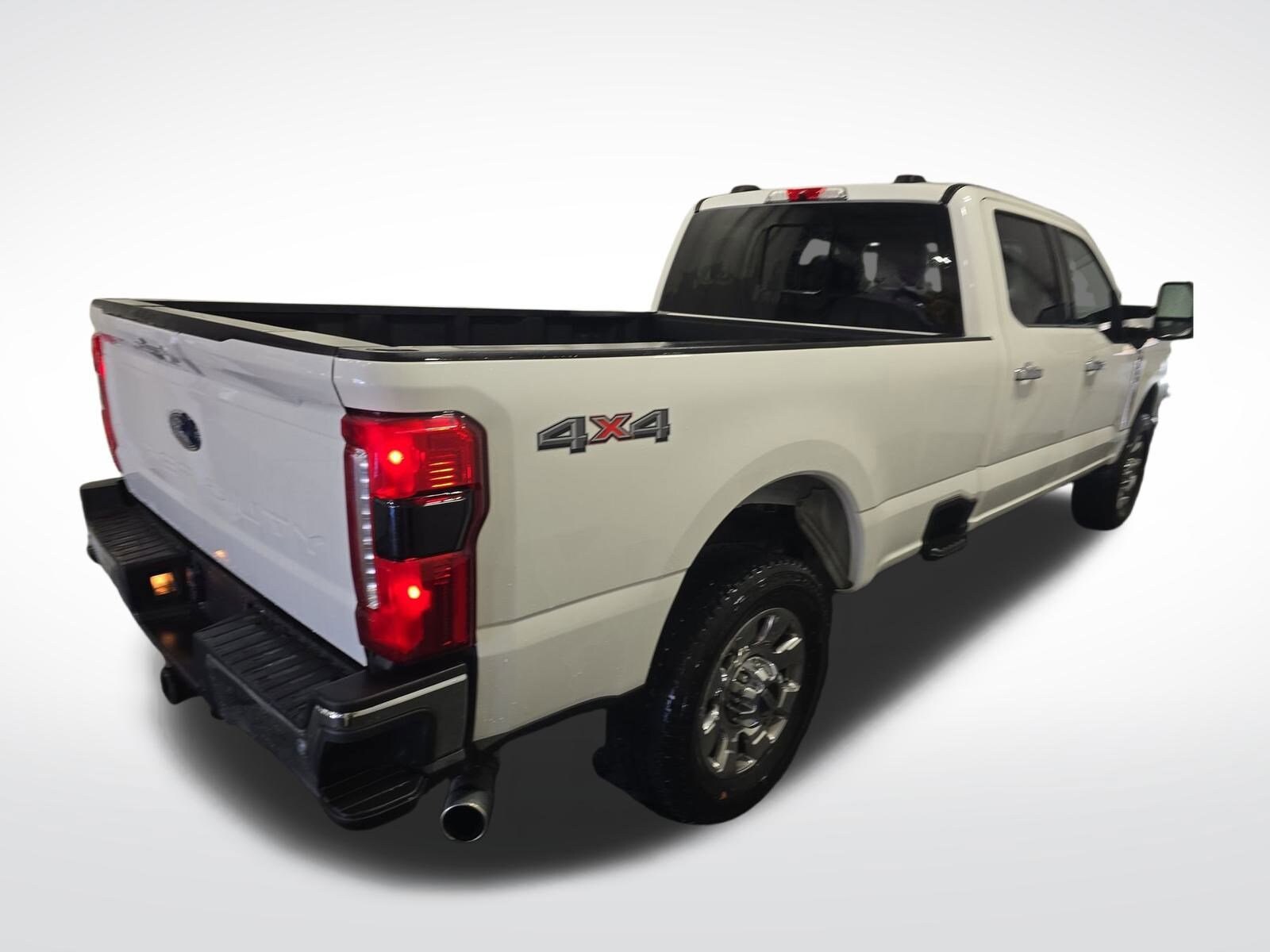 2023 Ford F-350 Lariat photo 4