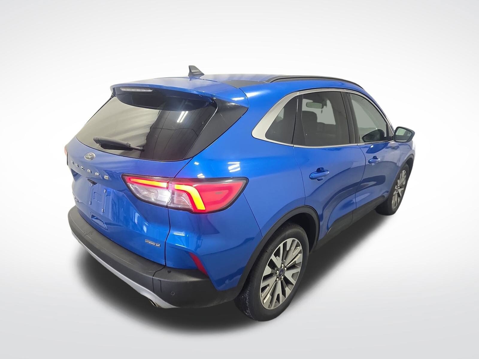 2021 Ford Escape Titanium Hybrid photo 4