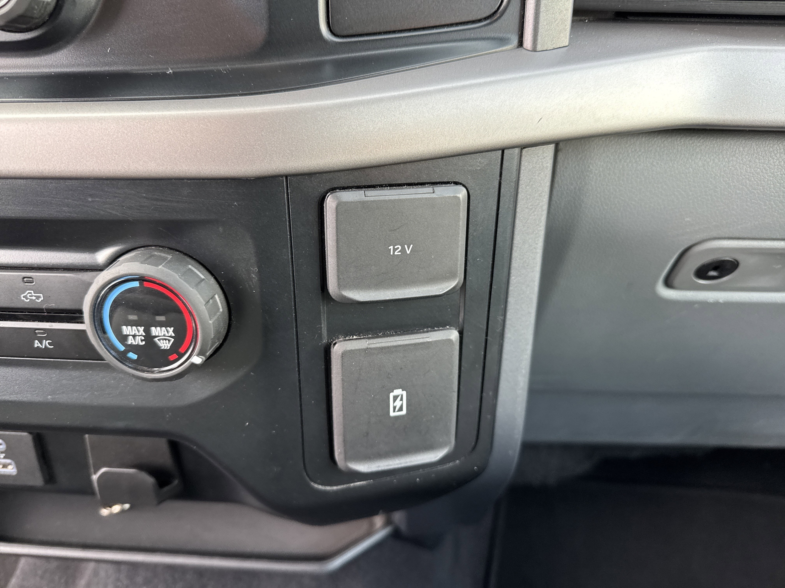 2023 Ford F-150 XLT - Photo 40