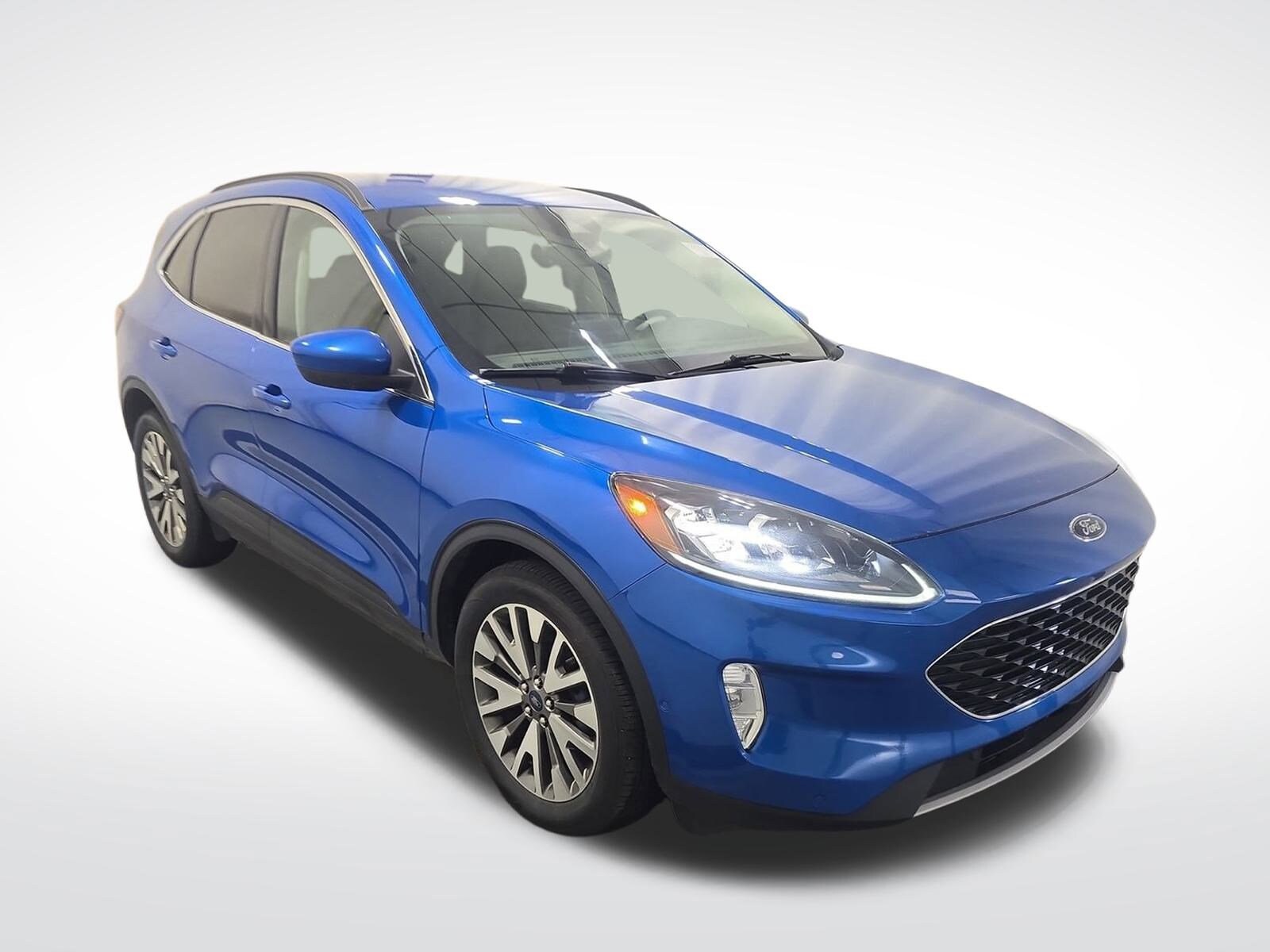 2021 Ford Escape Titanium Hybrid photo 3