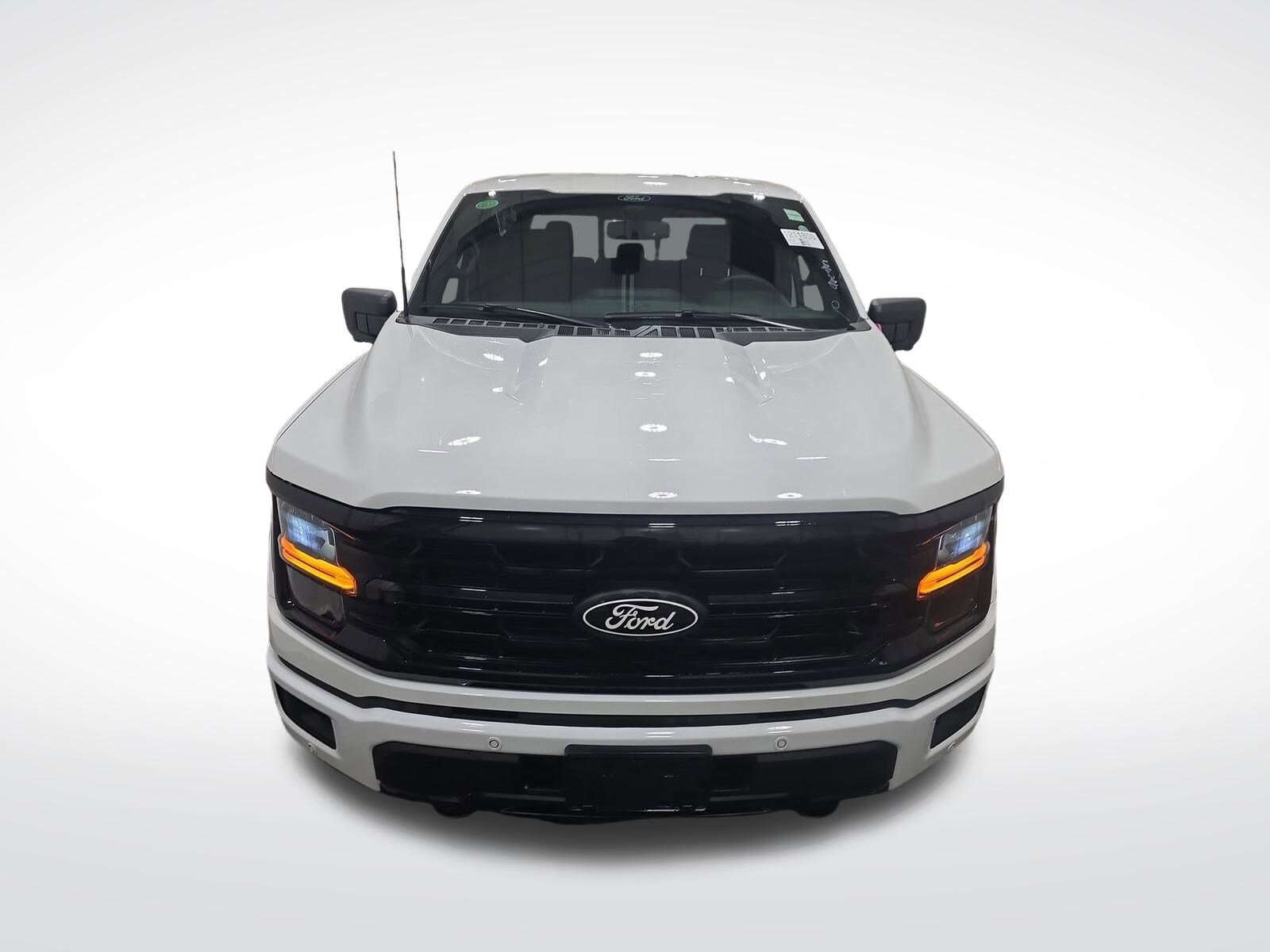 2024 Ford F-150 XLT photo 2