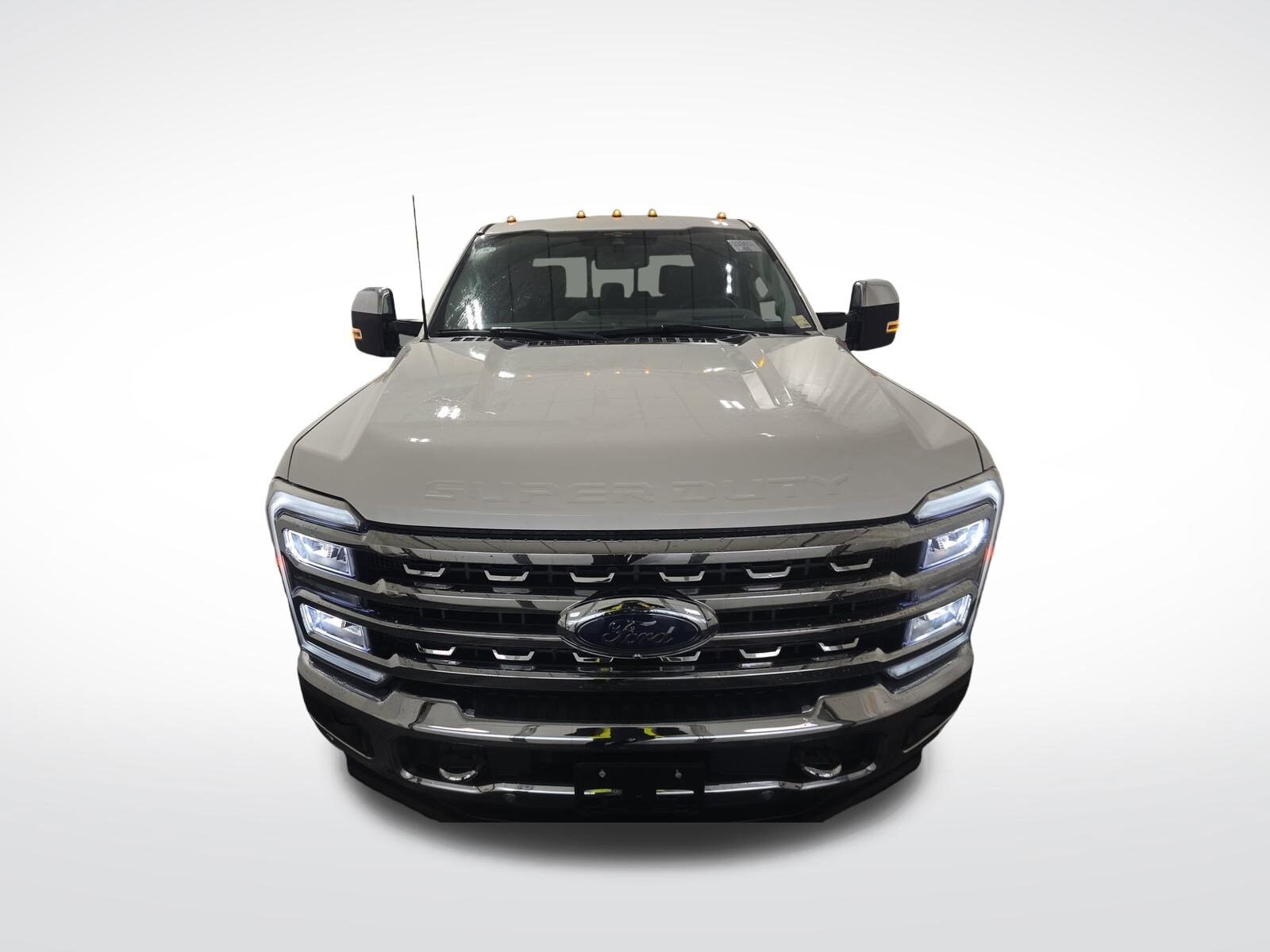 2023 Ford F-350 Lariat photo 2