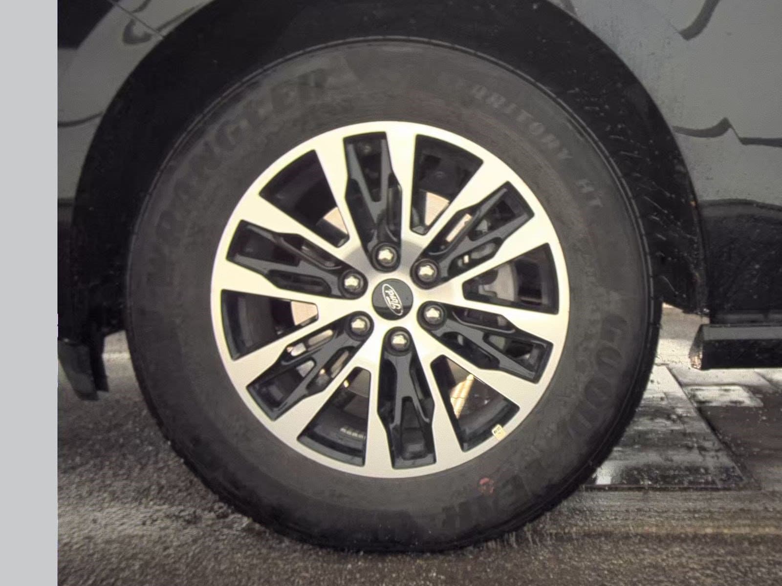 2025 Ford Expedition Platinum - Photo 15