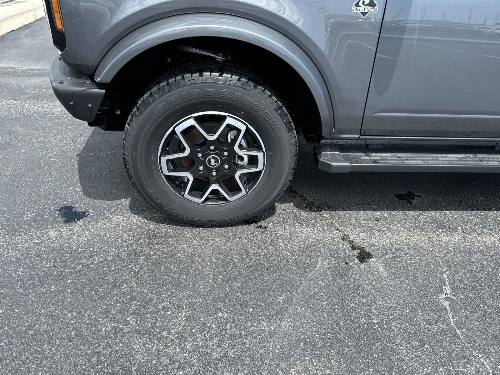 2024 Ford Bronco Outer Banks photo 2