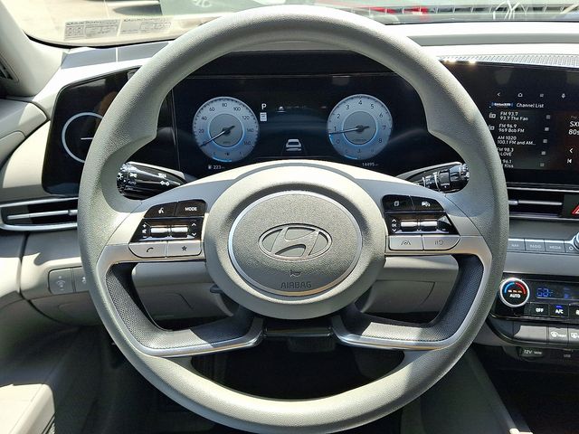 2024 Hyundai Elantra SEL - Photo 19