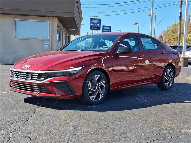 2025 Hyundai Elantra SEL Sport photo 2