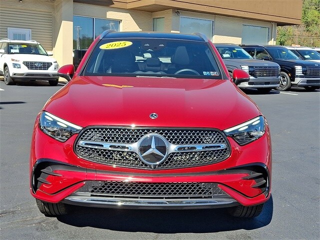 2025 Mercedes Benz GLC 300 photo 2