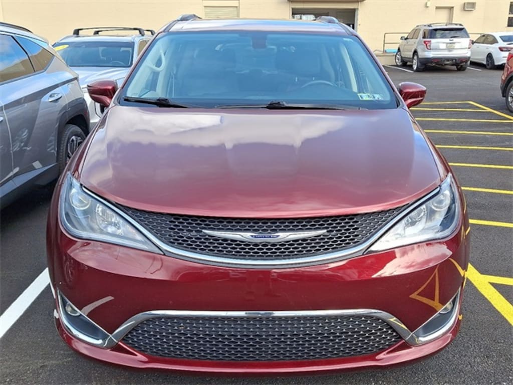 Used 2018 Chrysler Pacifica Touring L Van