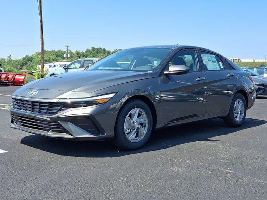 New 2026 Hyundai Elantra SE Sedan