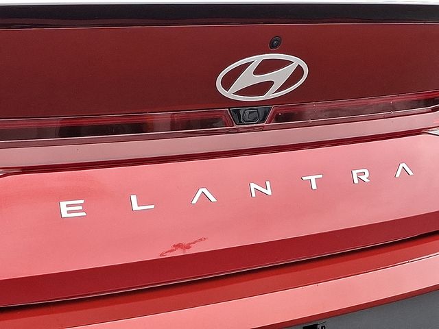 2025 Hyundai Elantra SEL - Photo 30