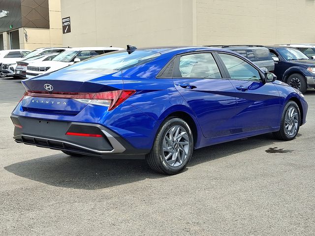 2024 Hyundai Elantra SEL - Photo 6