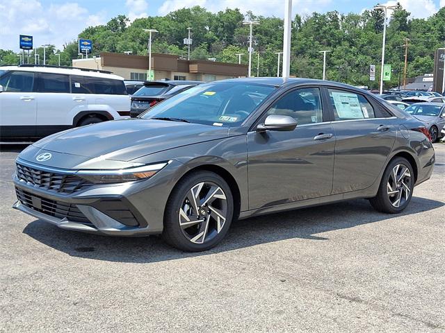 2025 Hyundai Elantra Limited photo 2