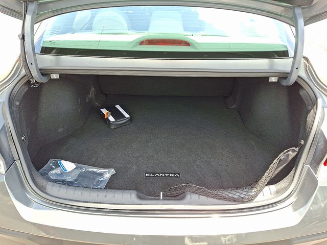 2024 Hyundai Elantra SEL - Photo 28
