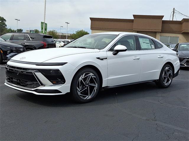 2026 Hyundai Sonata SEL Sport photo 2