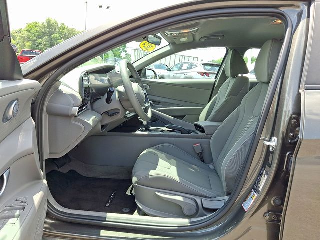 2024 Hyundai Elantra SEL - Photo 13