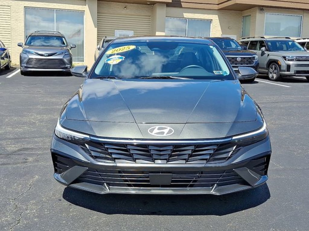 Certified 2025 Hyundai Elantra SEL Convenience Sedan