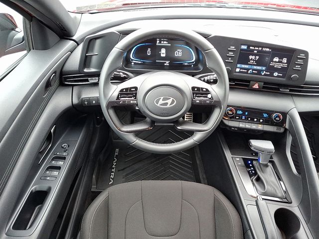 2025 Hyundai Elantra SEL - Photo 11