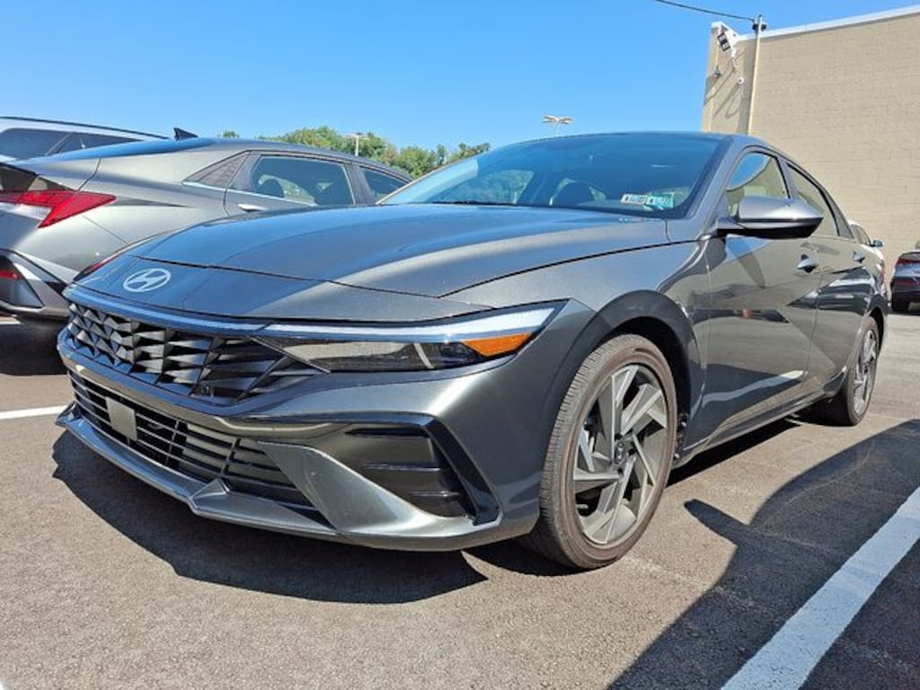 Certified 2025 Hyundai Elantra SEL Convenience Sedan
