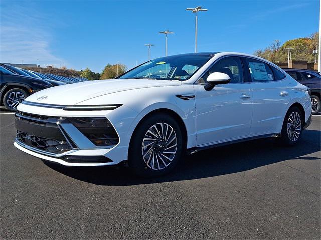 2026 Hyundai Sonata Hybrid SEL photo 2