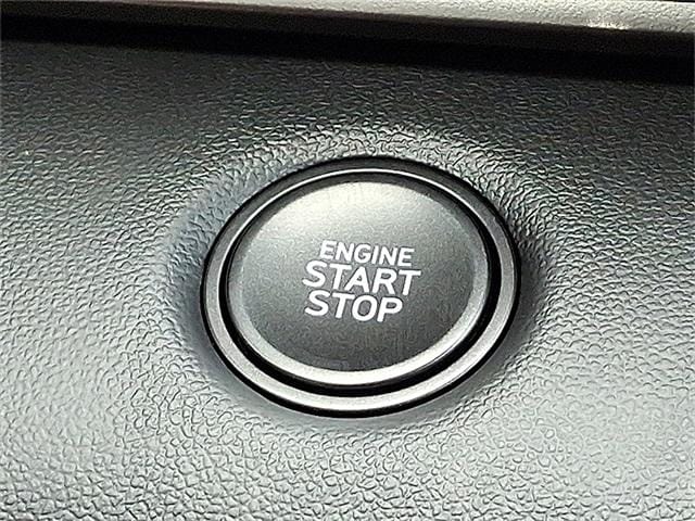 2025 Hyundai Elantra SEL Sport photo 4