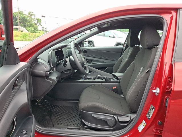 2025 Hyundai Elantra SEL - Photo 13