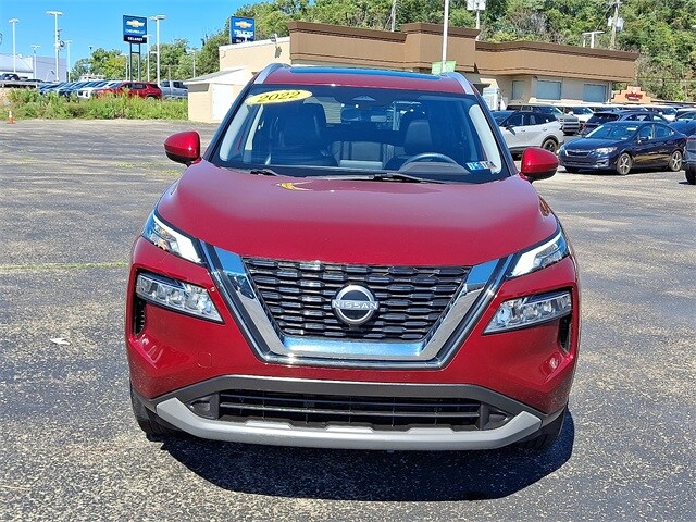 2022 Nissan Rogue SV photo 2