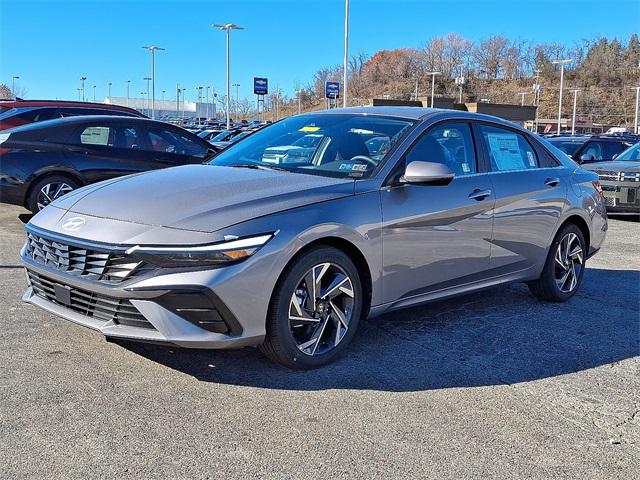 2025 Hyundai Elantra SEL Convenience photo 2