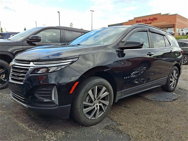 2022 Chevrolet Equinox LT photo 2