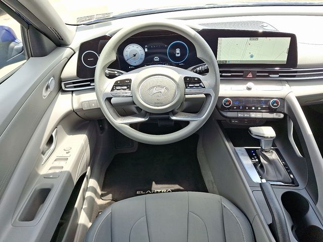 2024 Hyundai Elantra SEL - Photo 11