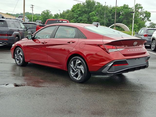 2025 Hyundai Elantra SEL - Photo 4