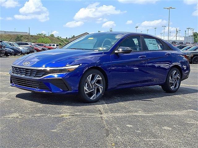 2025 Hyundai Elantra SEL Sport photo 2