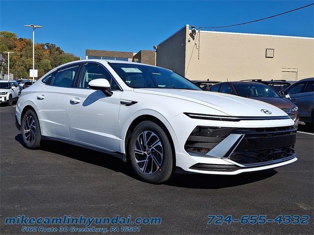 2026 Hyundai Sonata Hybrid Blue's photo