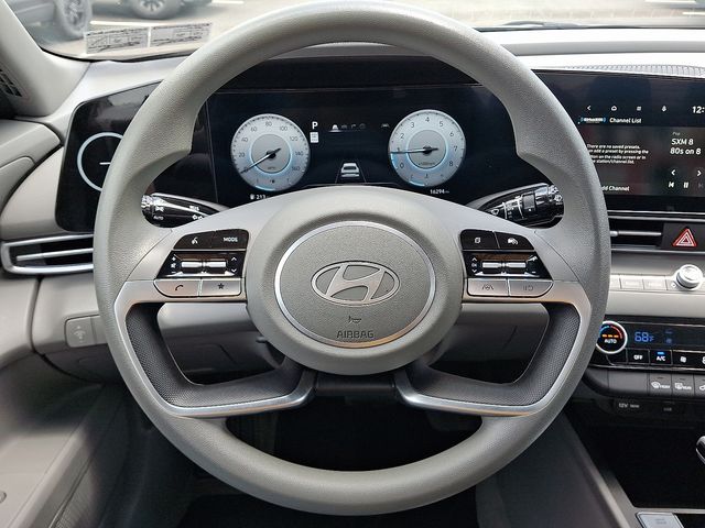 2024 Hyundai Elantra SEL - Photo 19