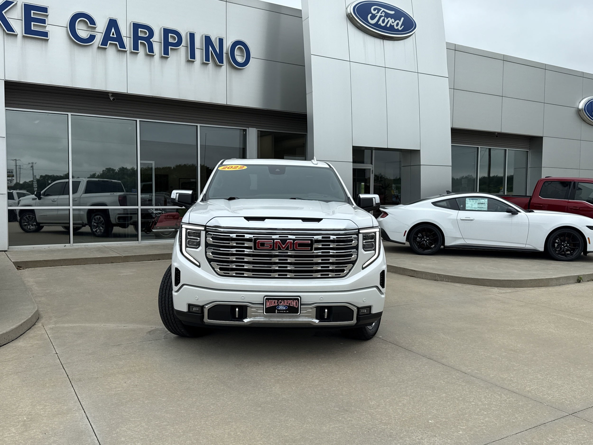 Used 2022 GMC Sierra 1500 Denali Denali with VIN 3GTUUGED0NG604841 for sale in Columbus, KS