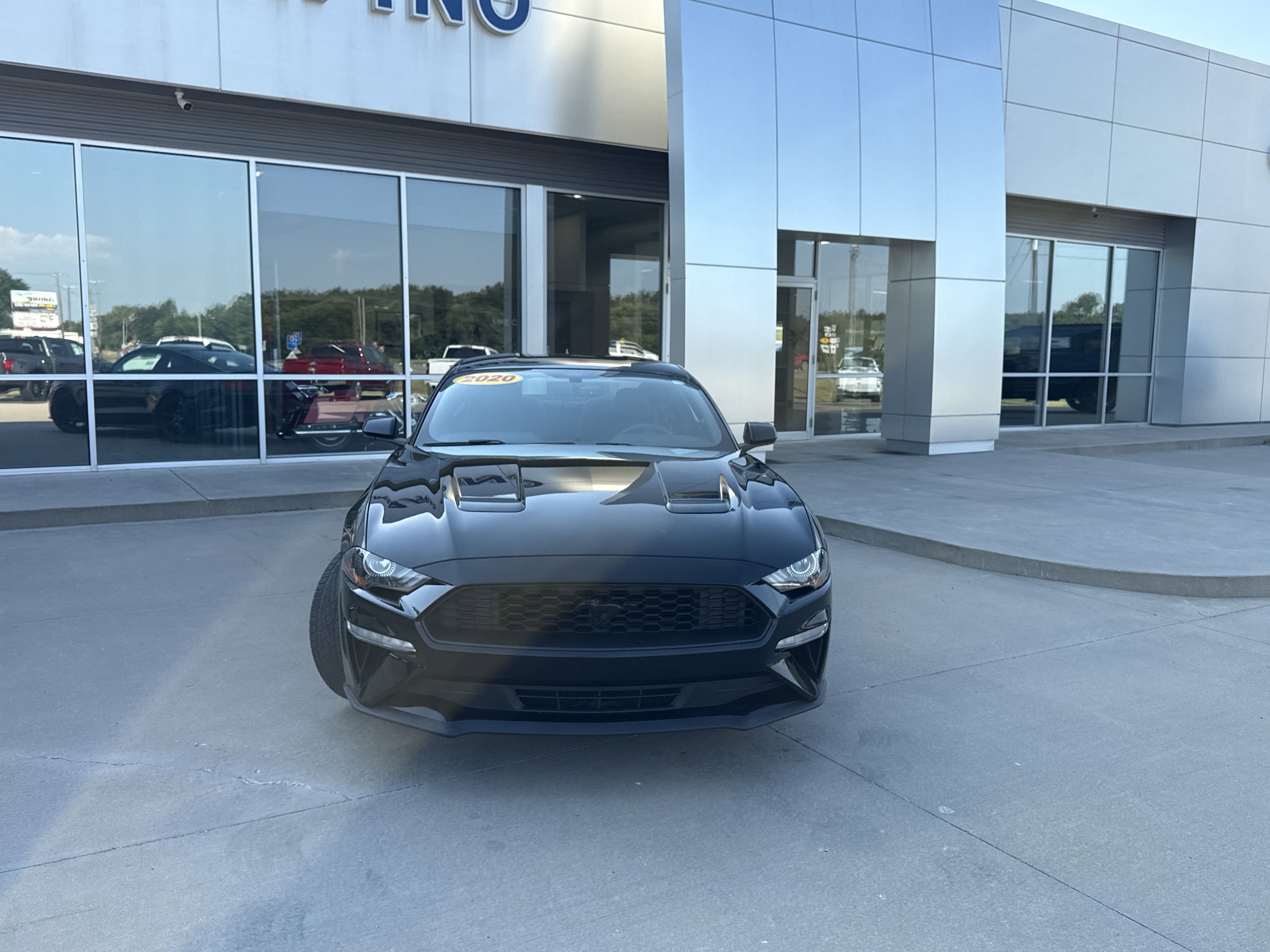 2020 Ford Mustang EcoBoost Premium photo 2