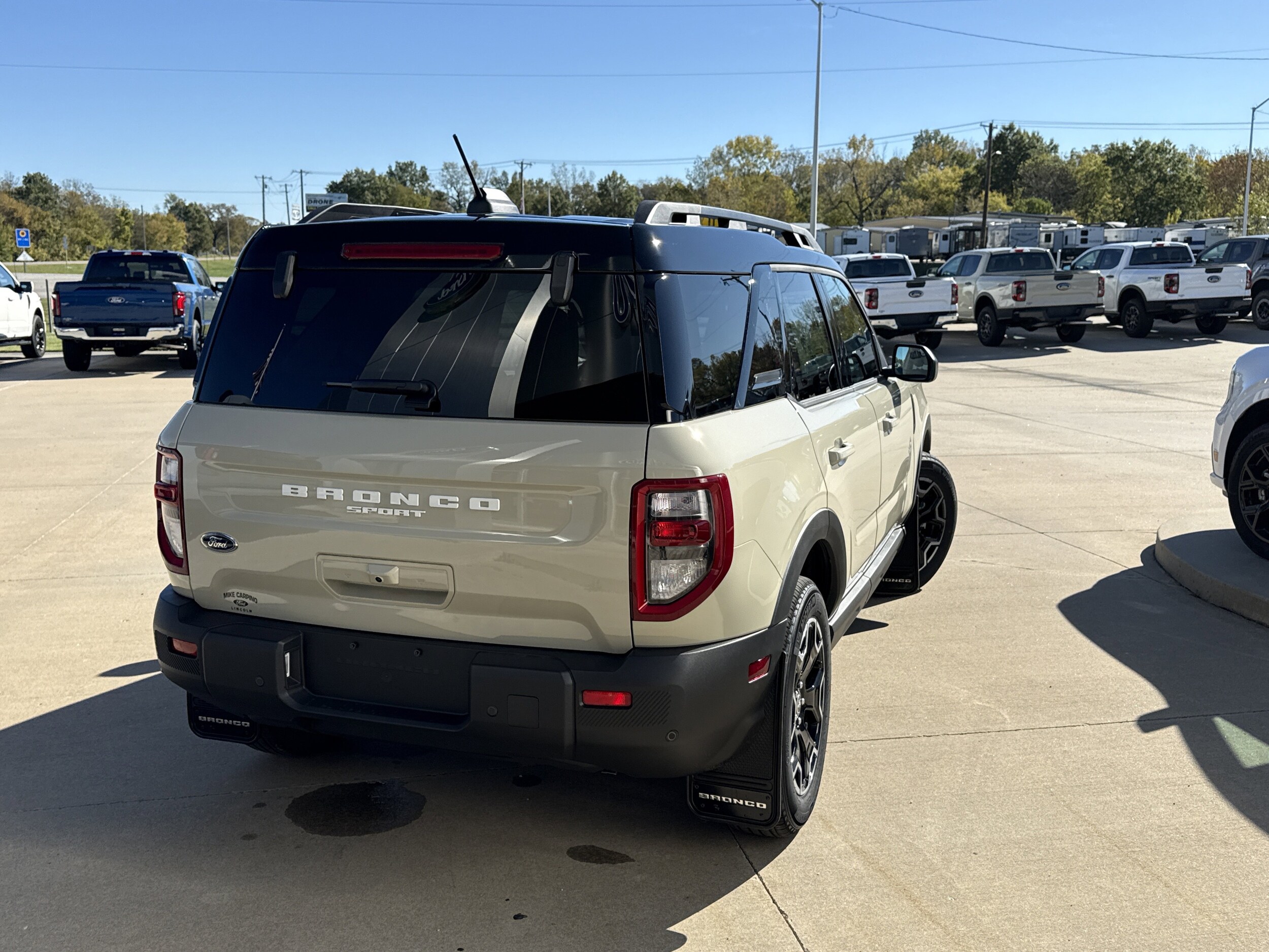 2025 Ford Bronco Sport Outer Banks photo 3