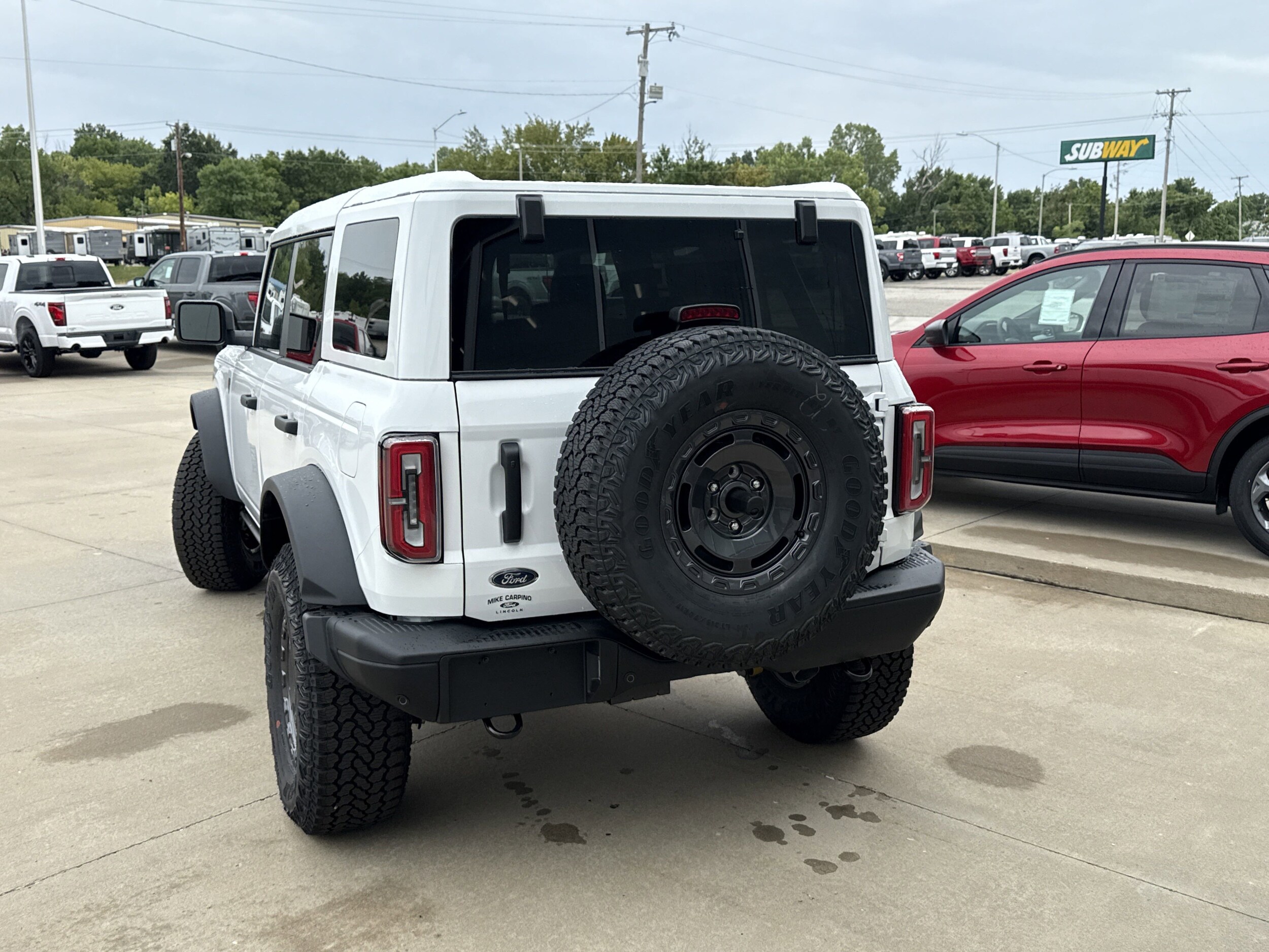 2025 Ford Bronco Badlands photo 2