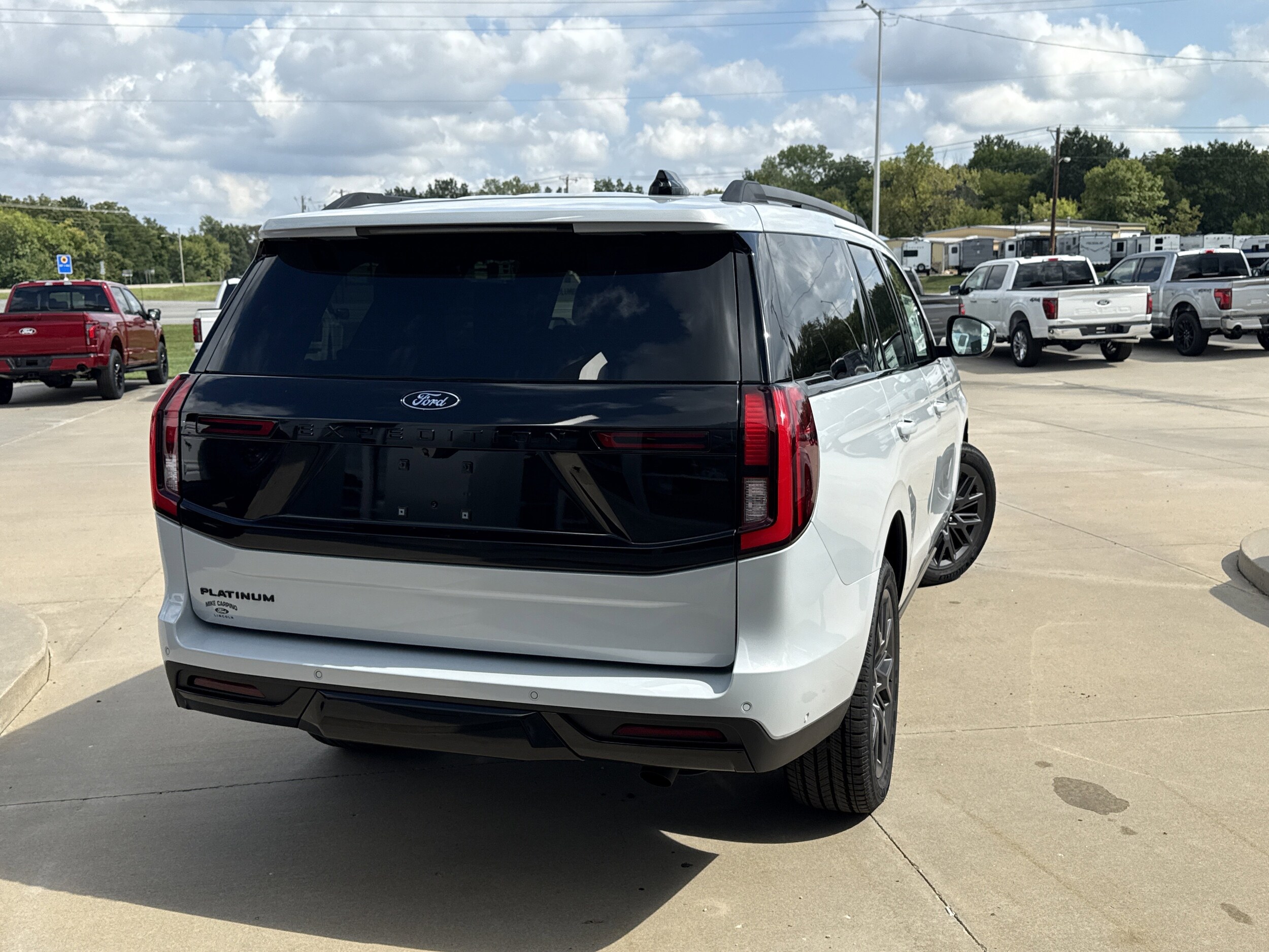 2025 Ford Expedition Platinum photo 2
