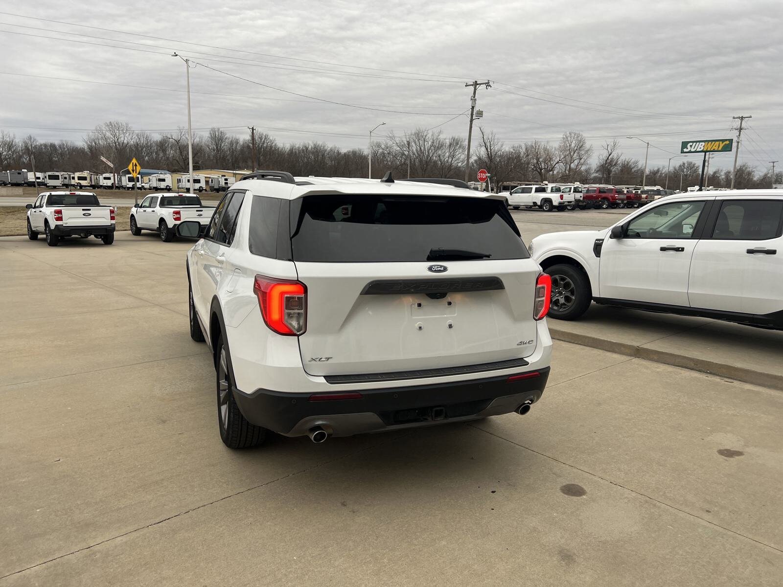 2021 Ford Explorer XLT photo 4