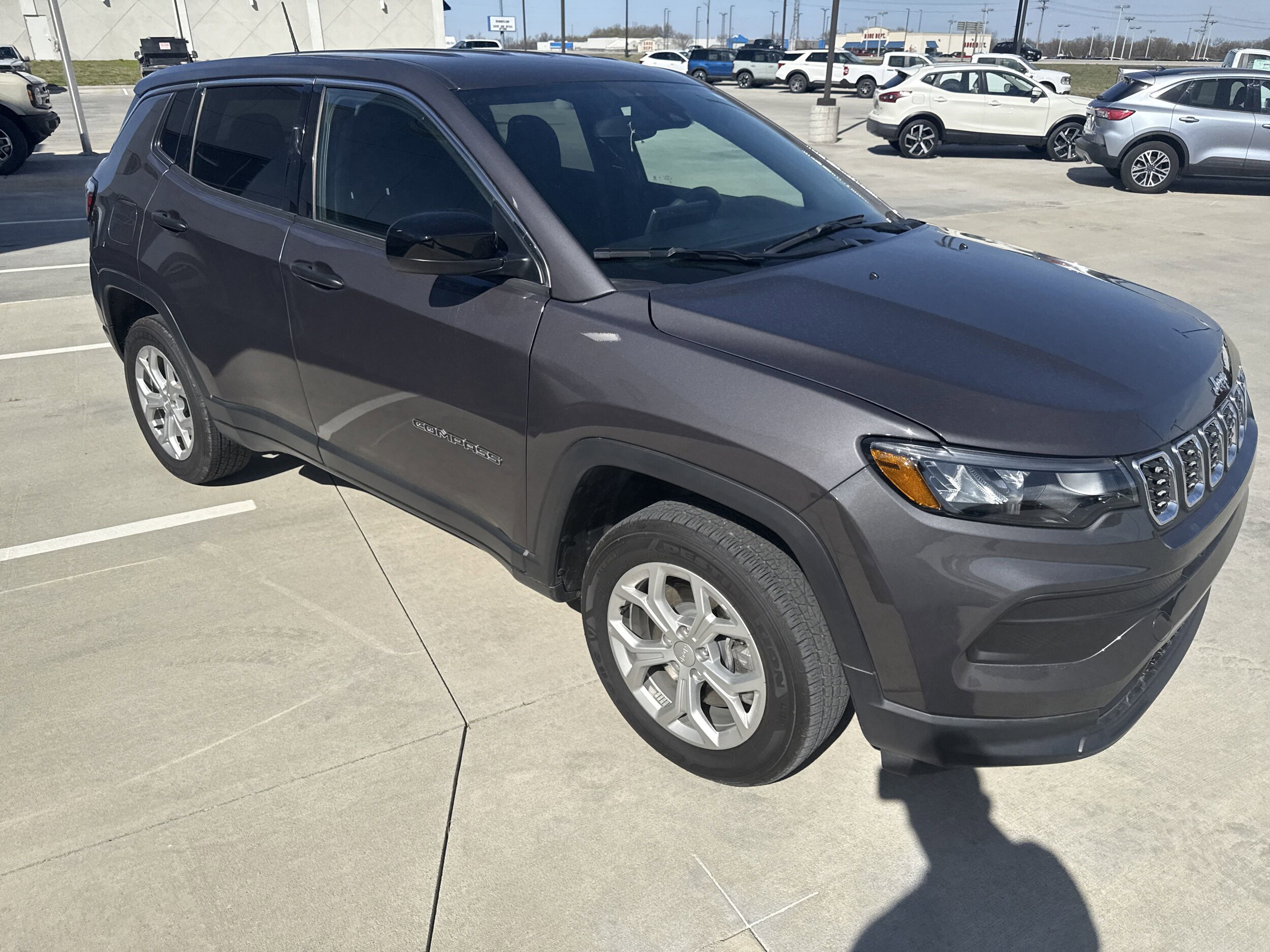 2024 Jeep Compass Sport photo 3