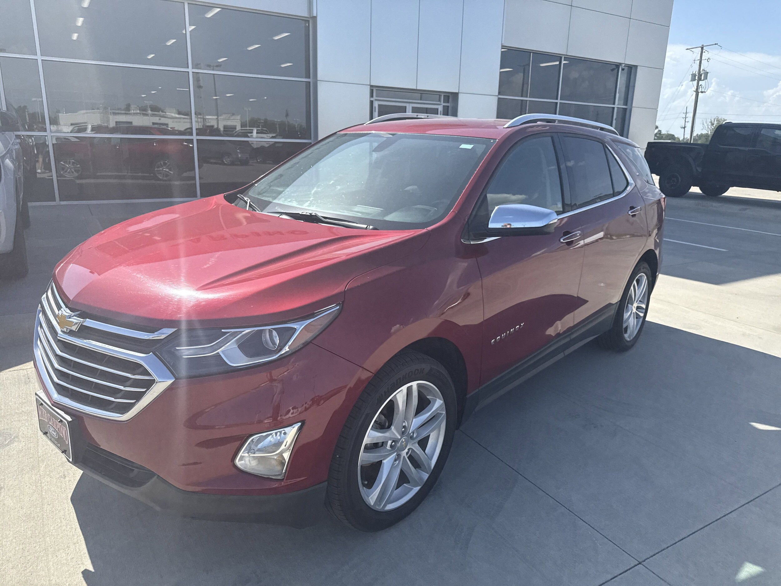 2019 Chevrolet Equinox Premier photo 2