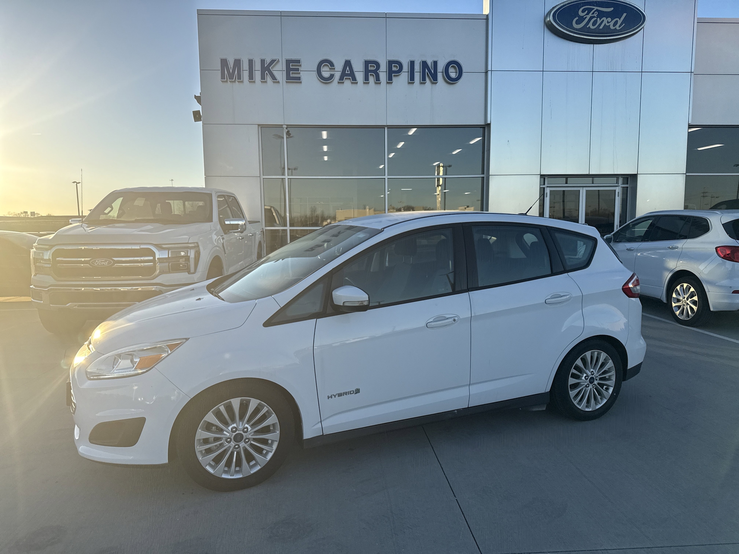 2017 Ford C-Max SE's photo