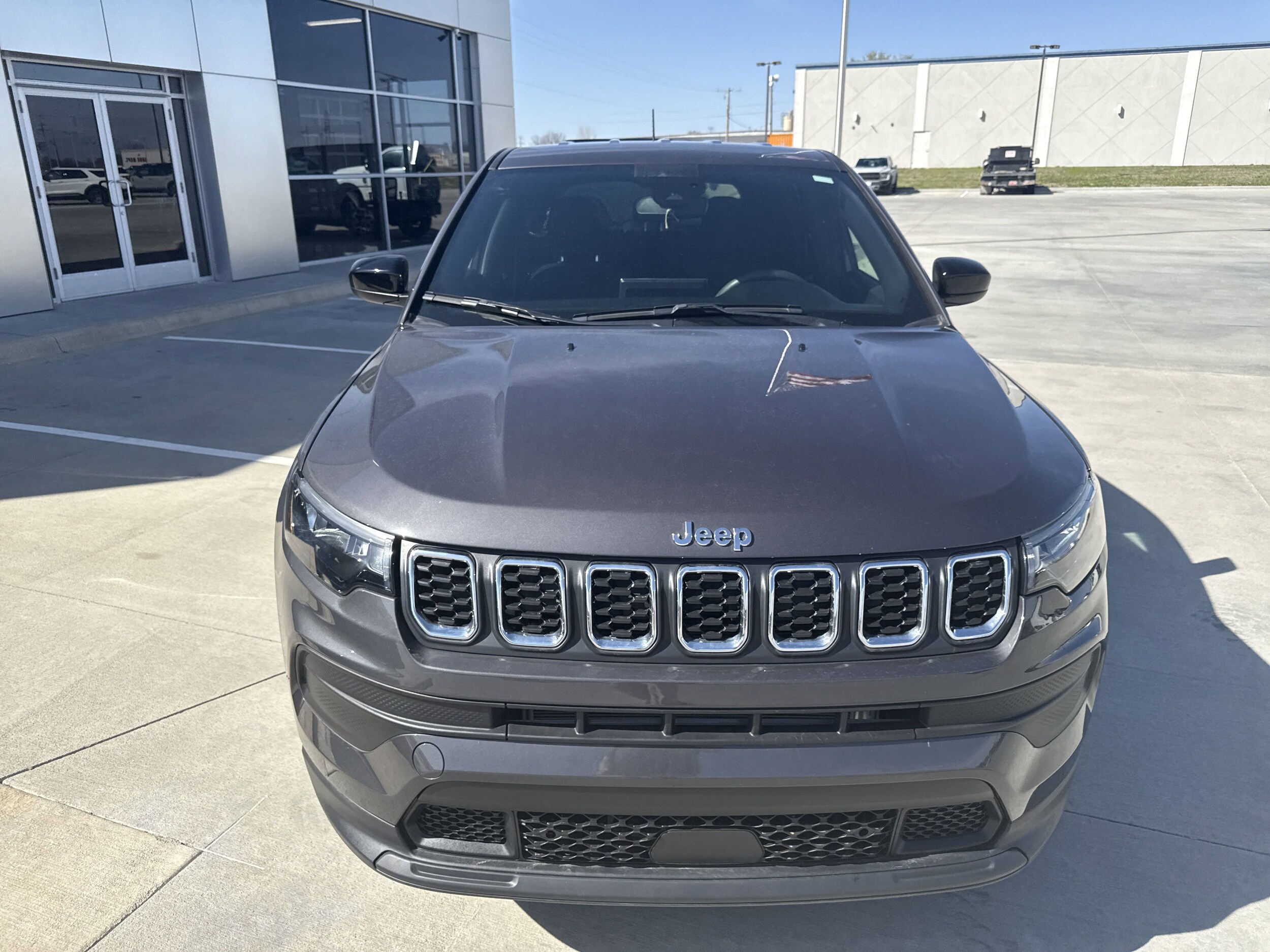 2024 Jeep Compass Sport photo 2