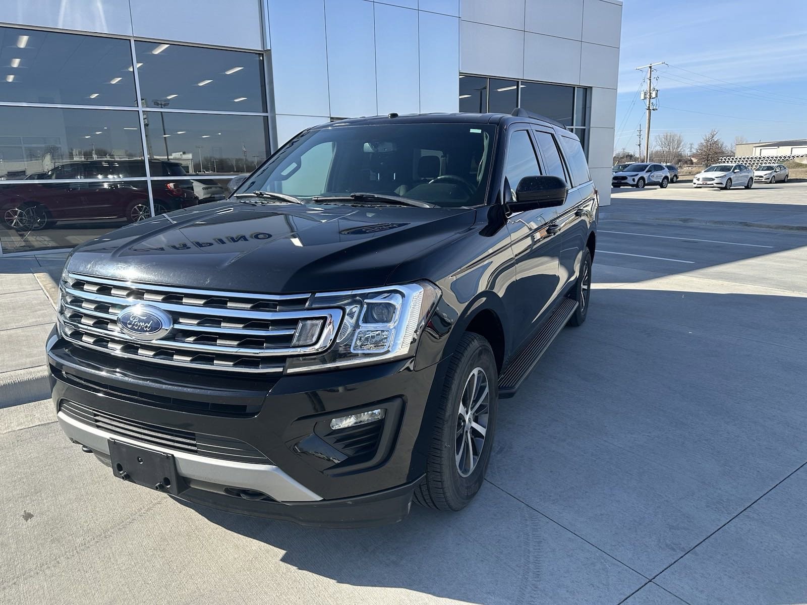 Used 2019 Ford Expedition XLT with VIN 1FMJK1JT4KEA28169 for sale in Parsons, KS