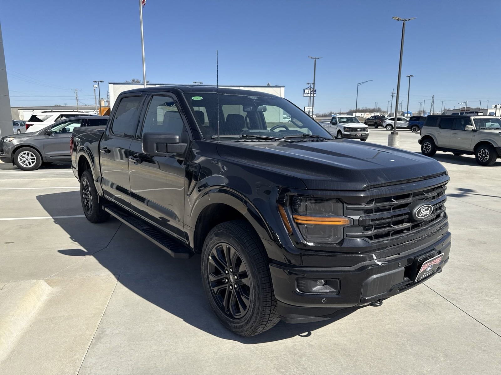 2025 Ford F-150 XLT photo 4